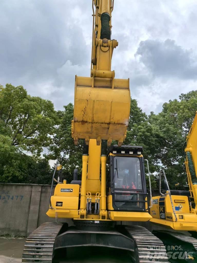 Komatsu PC 220-8 Crawler Excavators