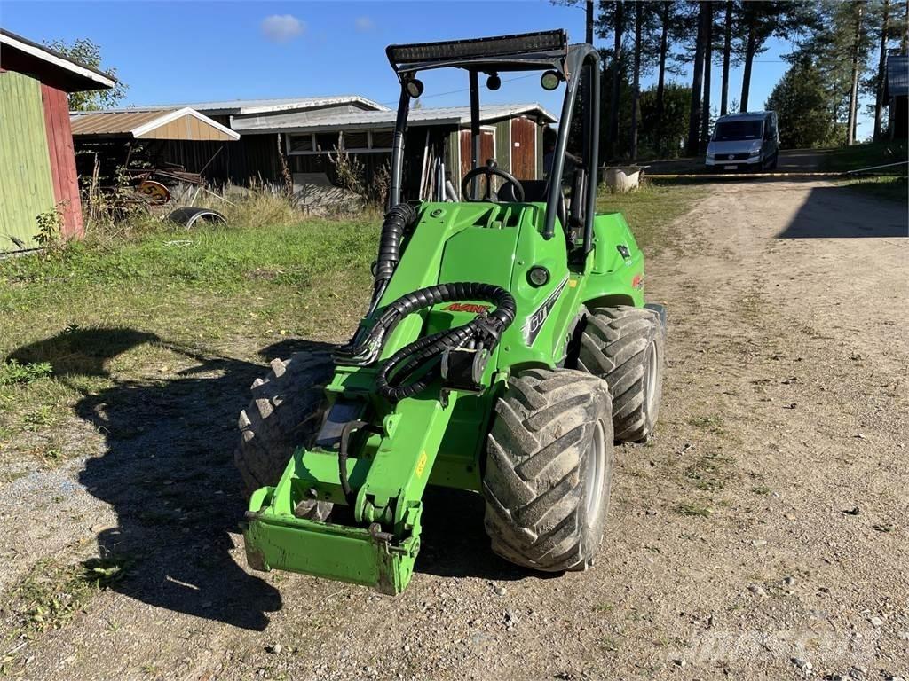 Avant 760i Mini Loader