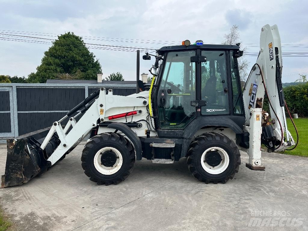 JCB 3CX Backhoe Loaders