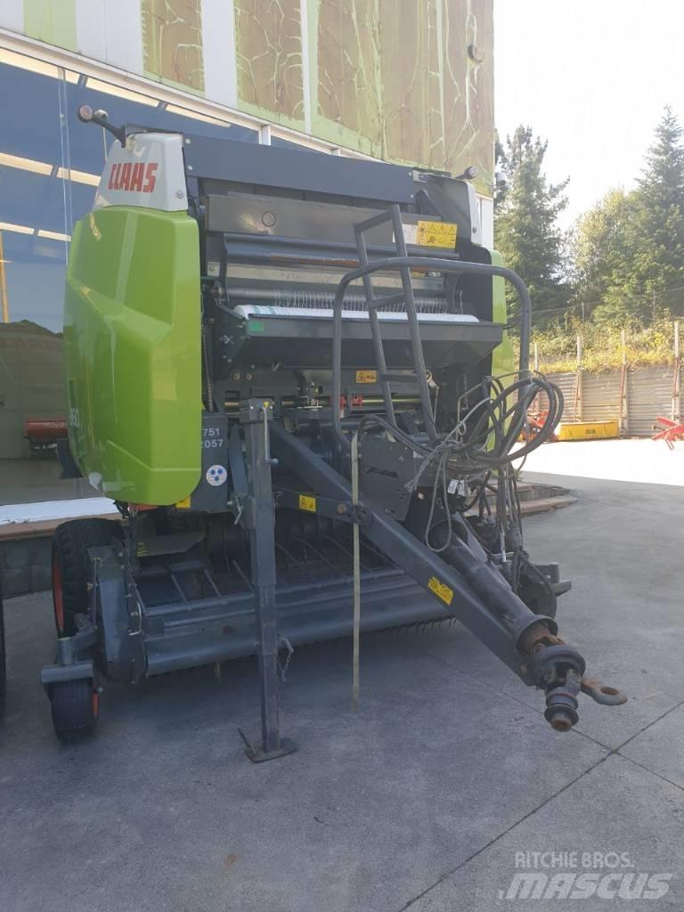 CLAAS Variant 360 Round Balers