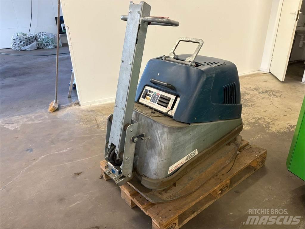 Swepac FB 465 Soil Compactors