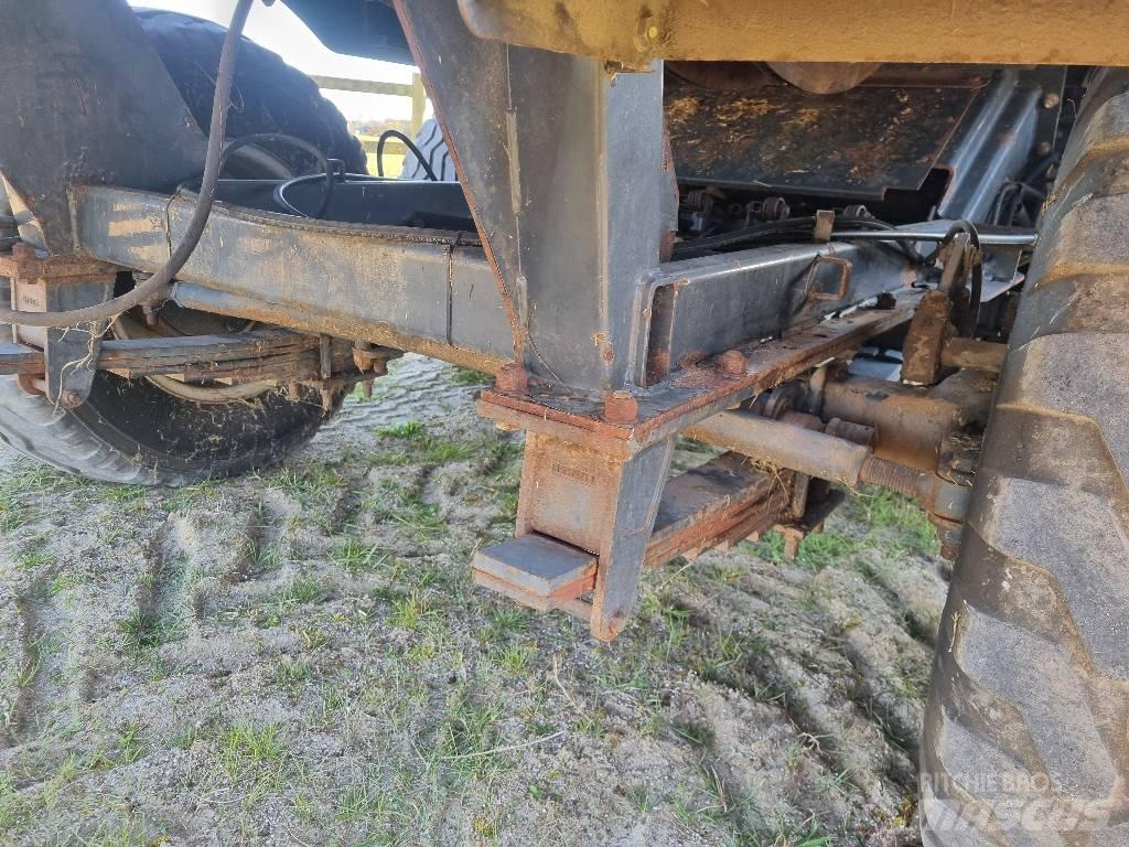 Vicon LB8200 Square Balers
