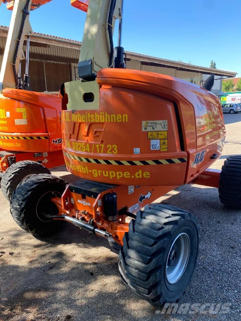 JLG 520 AJ Articulated boom lifts