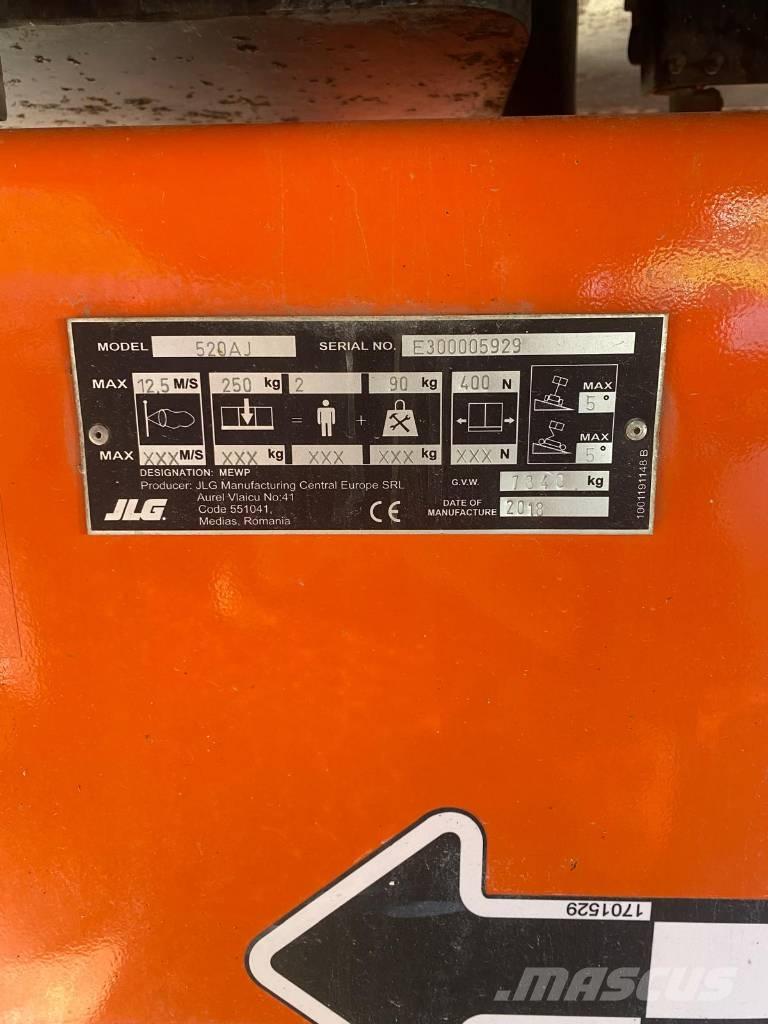 JLG 520 AJ Articulated boom lifts