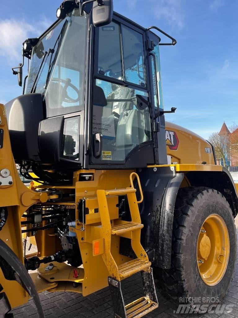 CAT 910 Wheel Loaders