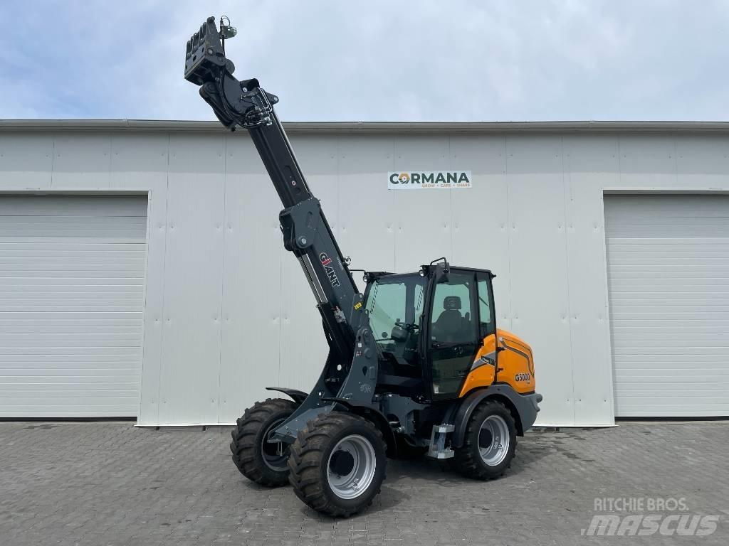 GiANT g5000 Multi purpose loaders