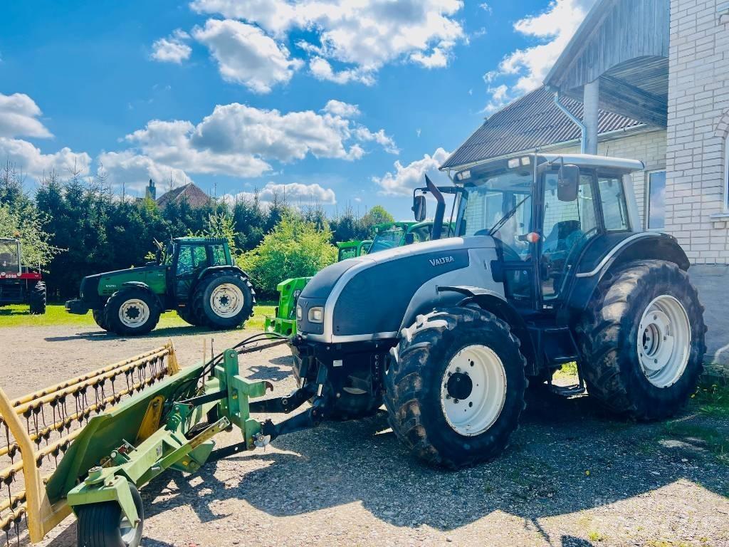 Valtra T 121 HT Tractors