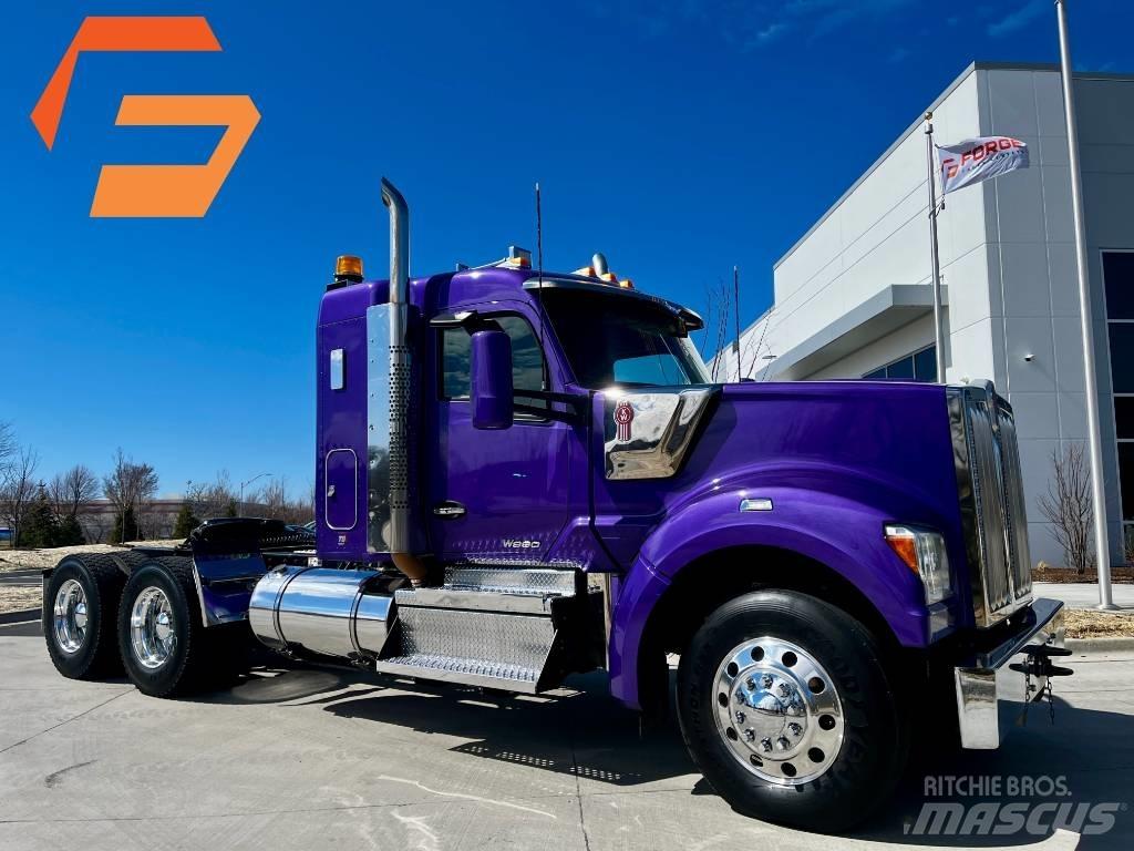 Kenworth W 990 Conventional Trucks / Tractor Trucks
