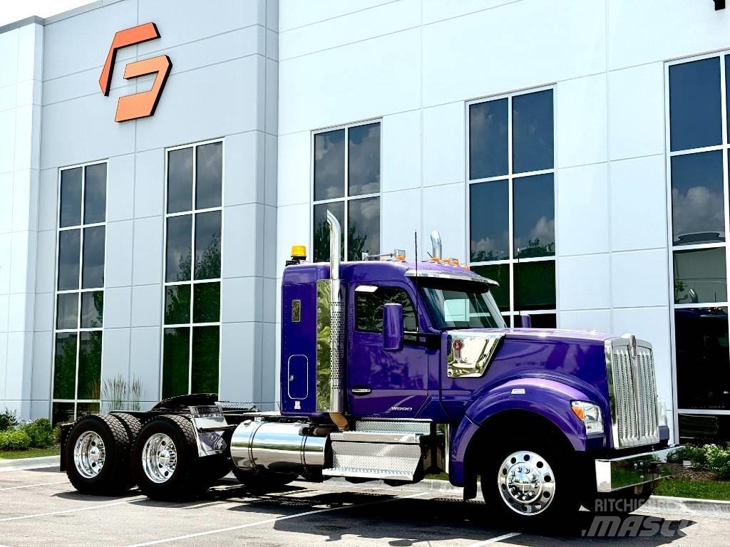 Kenworth W 990 Conventional Trucks / Tractor Trucks