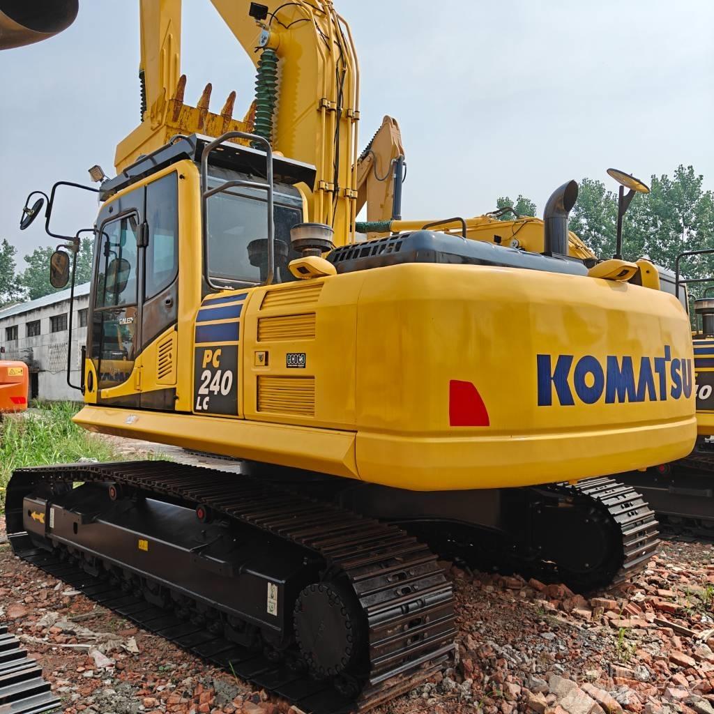 Komatsu 240-8 Crawler Excavators