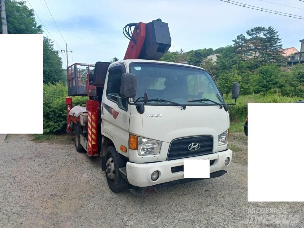 z-ton ATOM-250S Articulated boom lifts