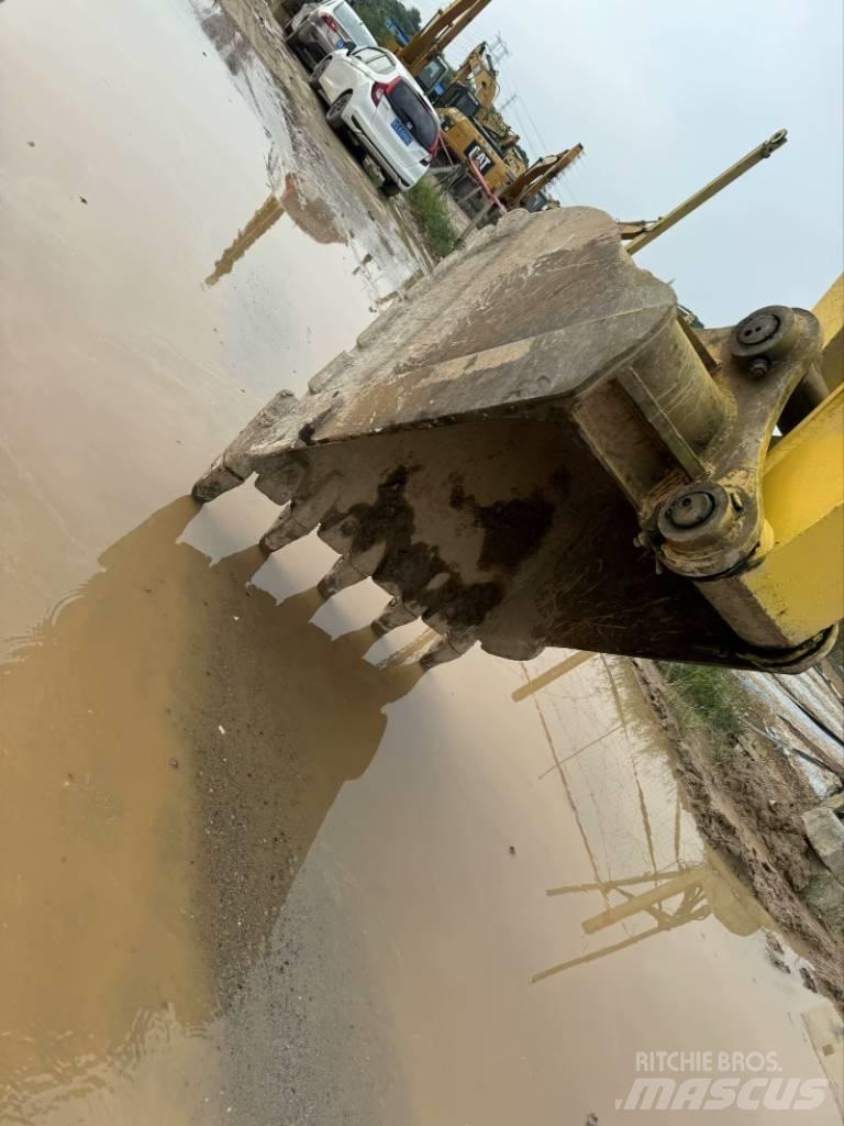 Sumitomo SH200 Crawler Excavators