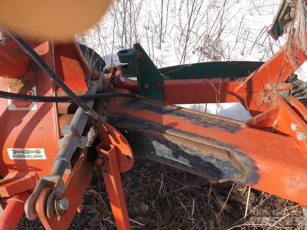 Kverneland 12 Reversible ploughs