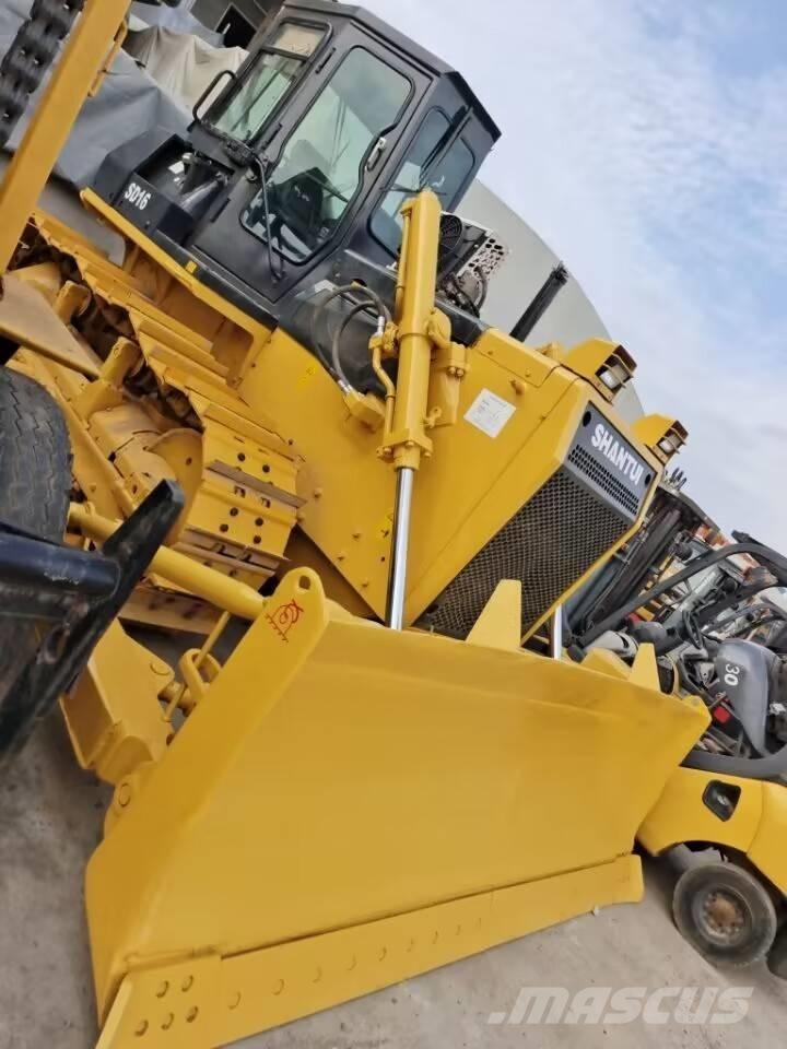 Shantui SD 16 Crawler dozers