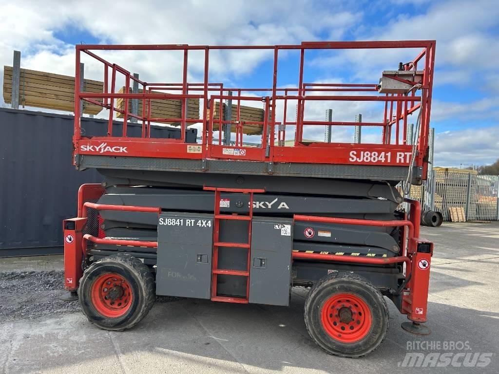 SkyJack SJ 8841 RT Scissor Lifts