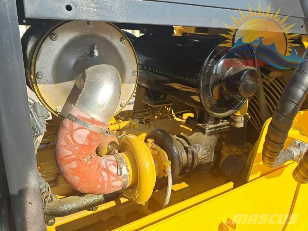 Shantui SD 13 Crawler dozers