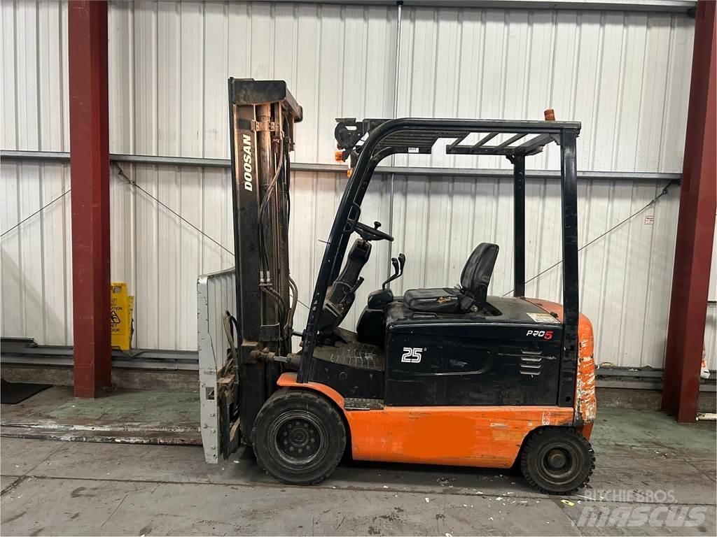 Doosan B25X-5 Electric Forklifts