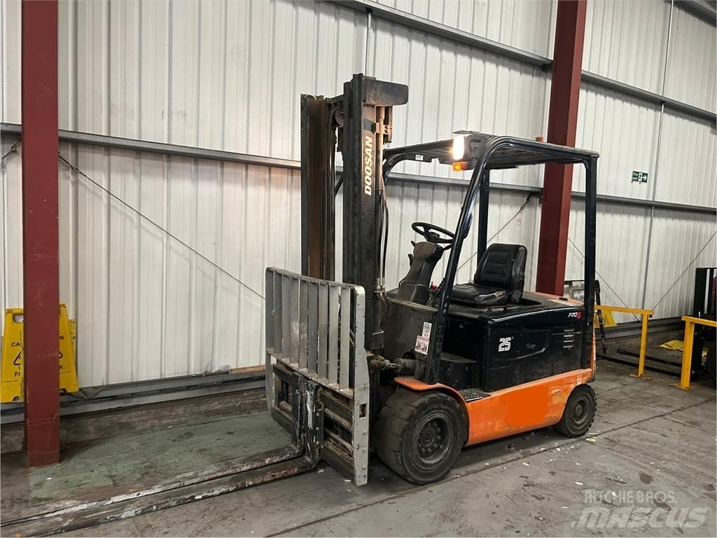 Doosan B25X-5 Electric Forklifts