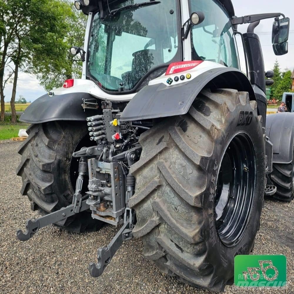 Valtra N174 Tractors