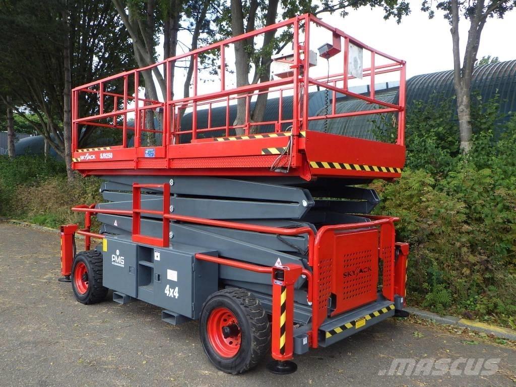 SkyJack SJ9250 Scissor Lifts