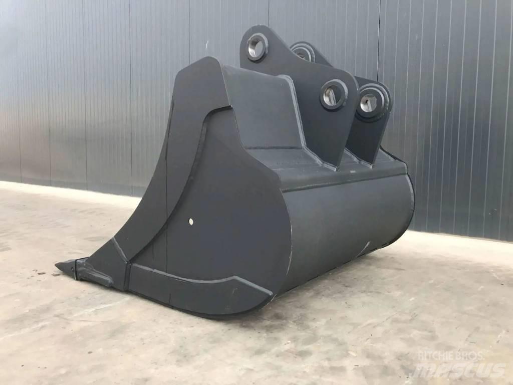 Komatsu PC210 Buckets