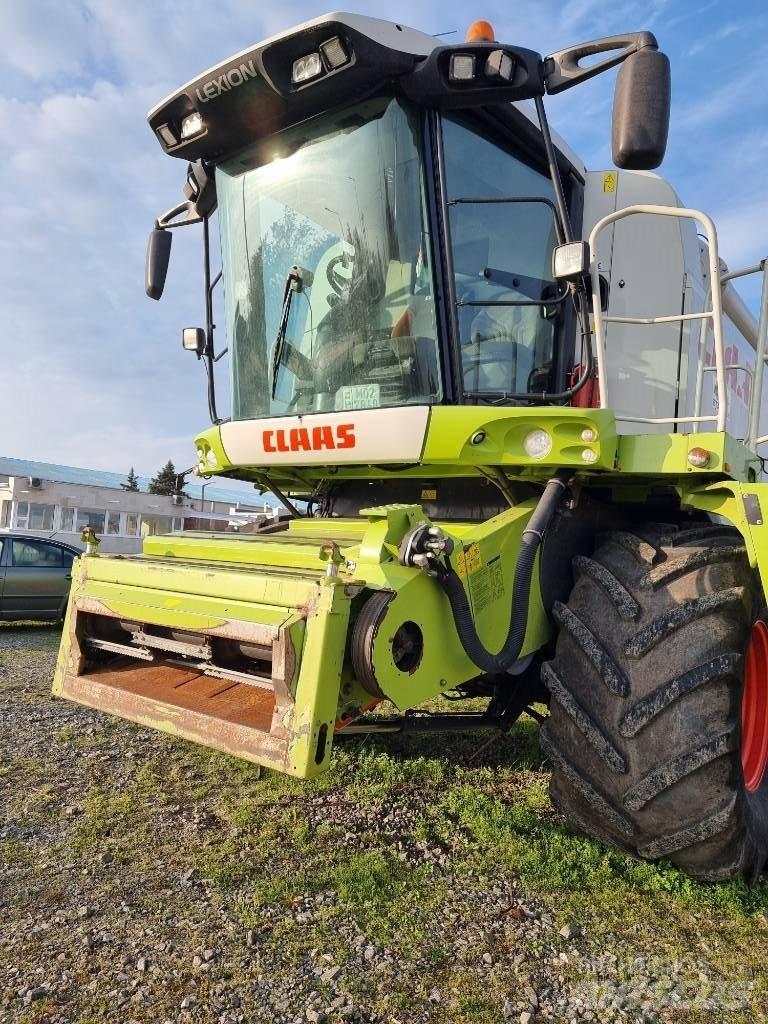 CLAAS Lexion 600 Combine Harvesters