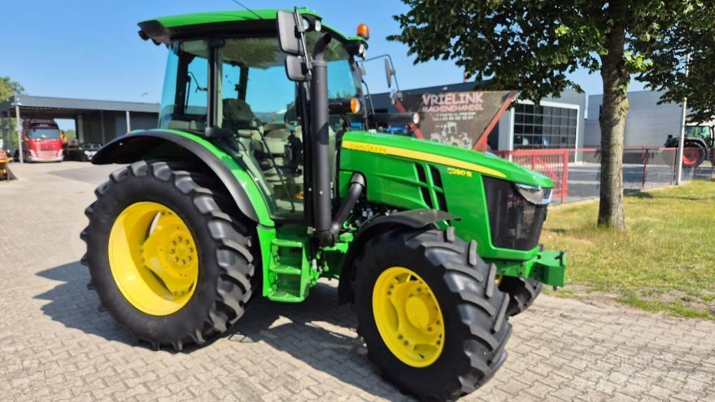 John Deere 5090 R Tractors