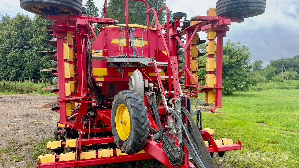 Väderstad RapidA600S Farm Drills