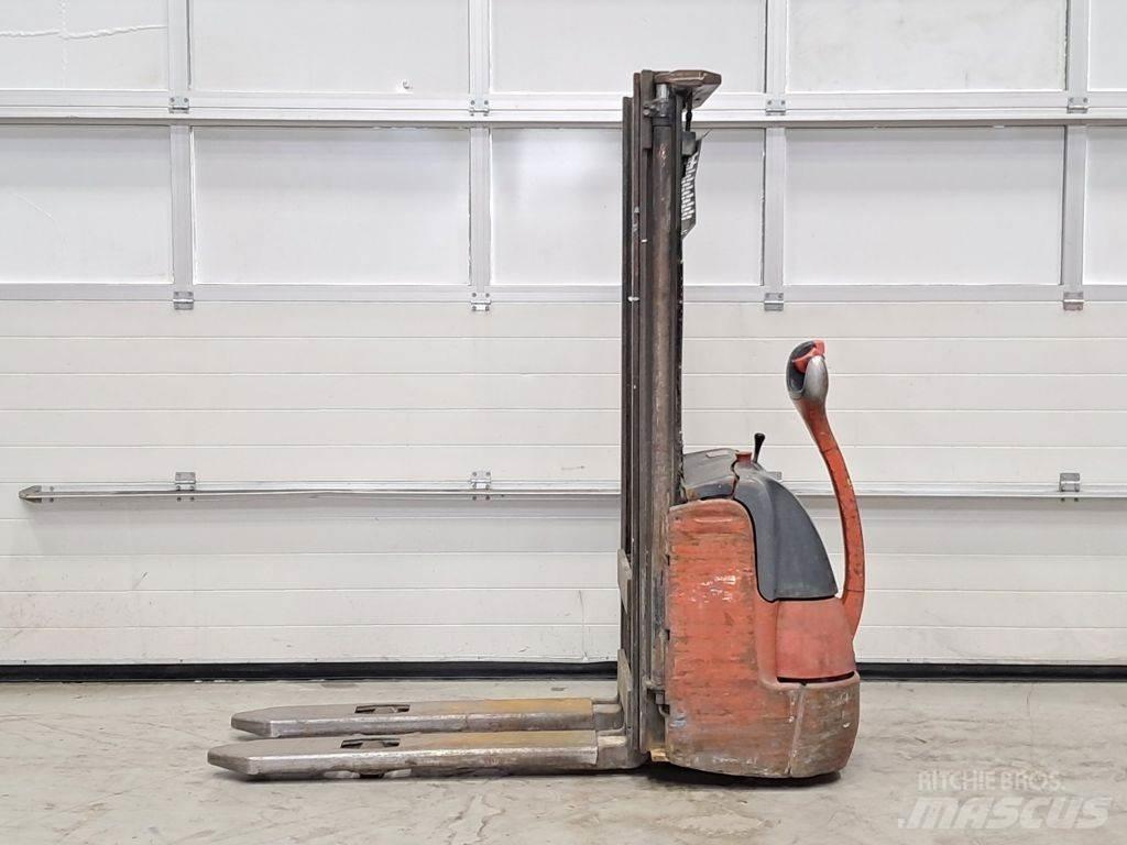 Linde L10 Pedestrian stacker