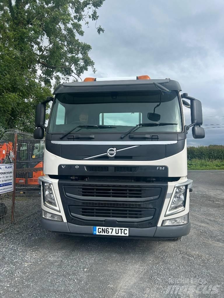 Volvo FM 11 330 Cab & Chassis Trucks
