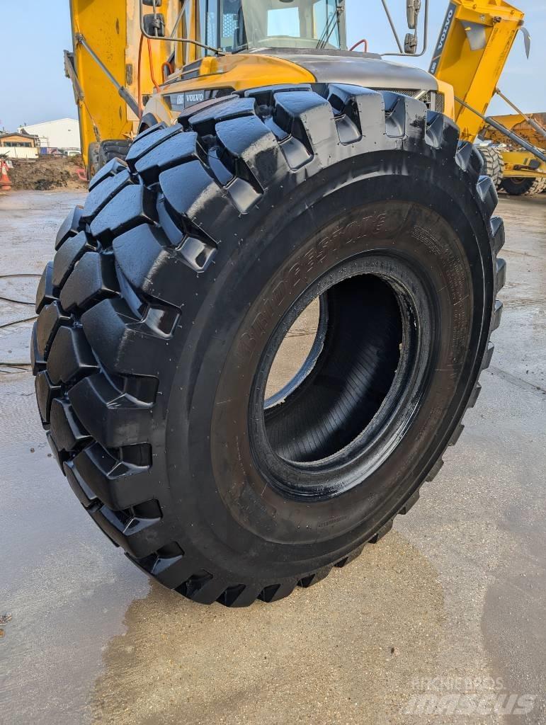 Bridgestone VLTS Tires, wheels and rims
