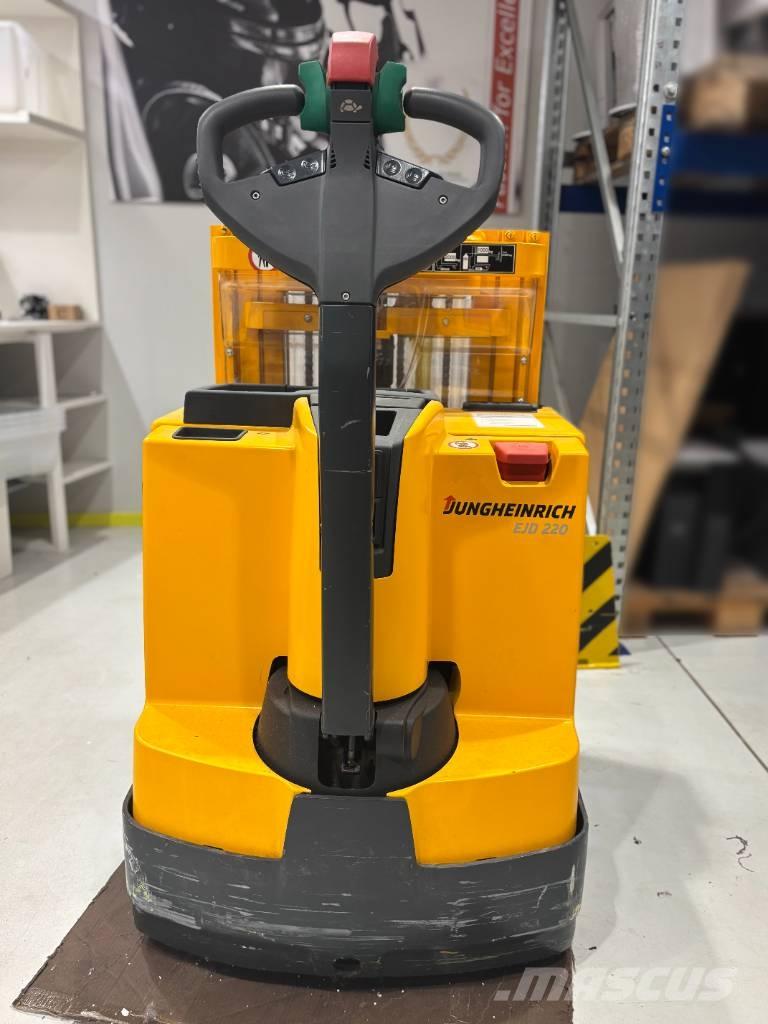 Jungheinrich EJD 220 Self Propelled Stackers