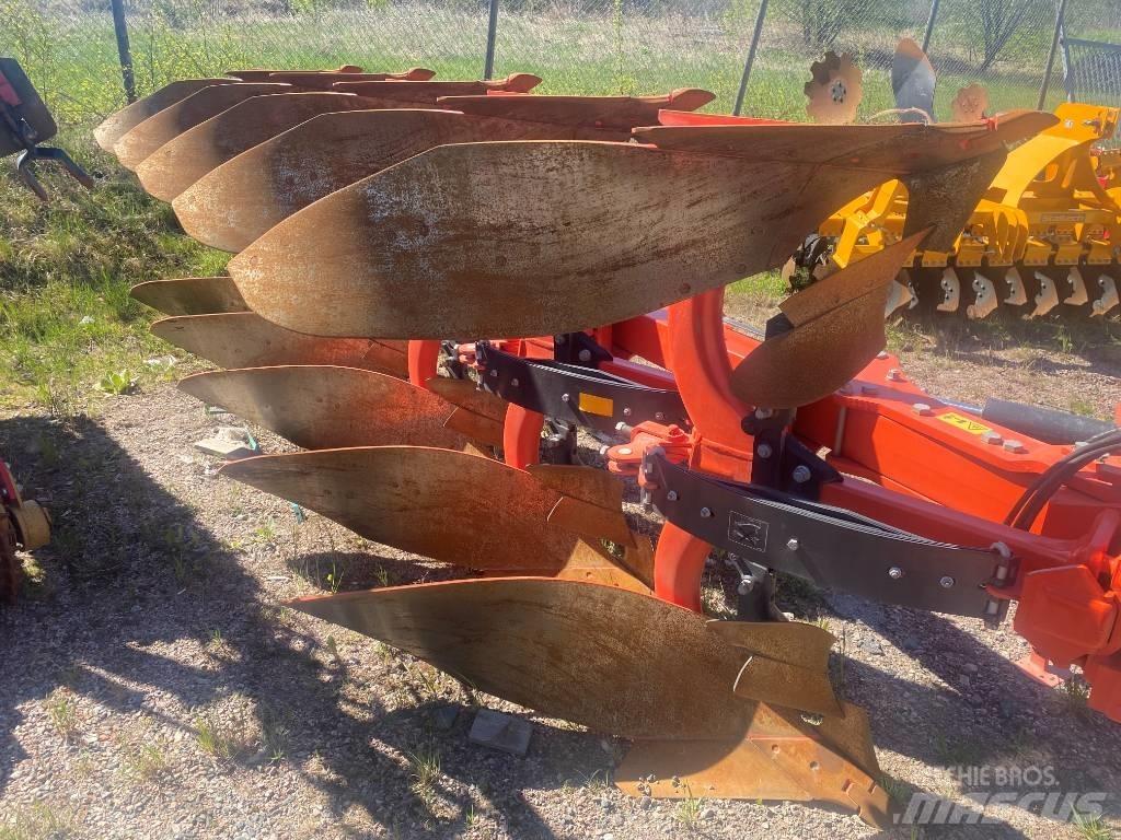Kubota RM 300 SV Reversible ploughs