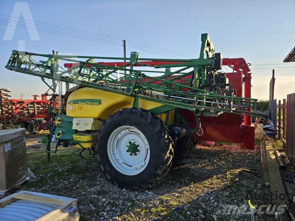 John Deere 732 Trailed sprayers