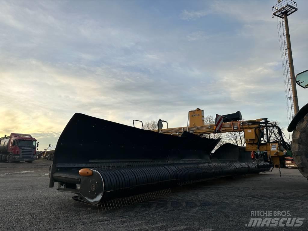 Oxbo 334 Swathers \ Windrowers