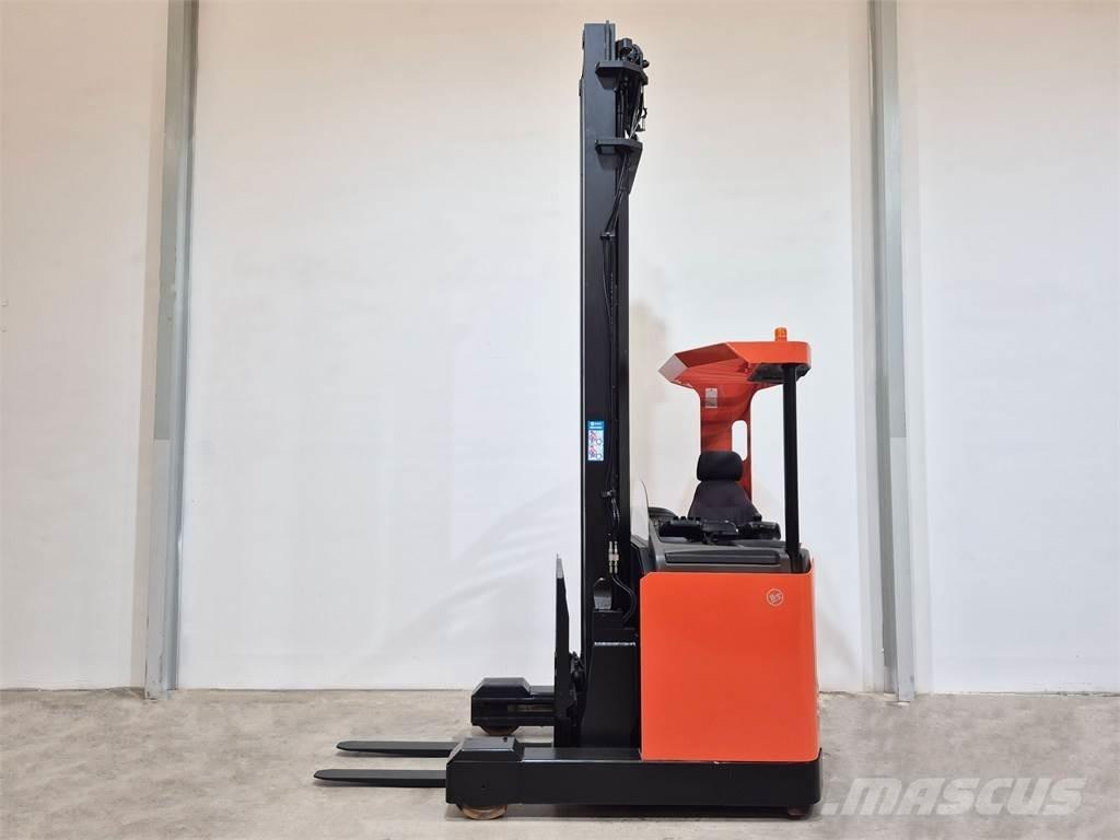 BT RRB 3 Reach trucks