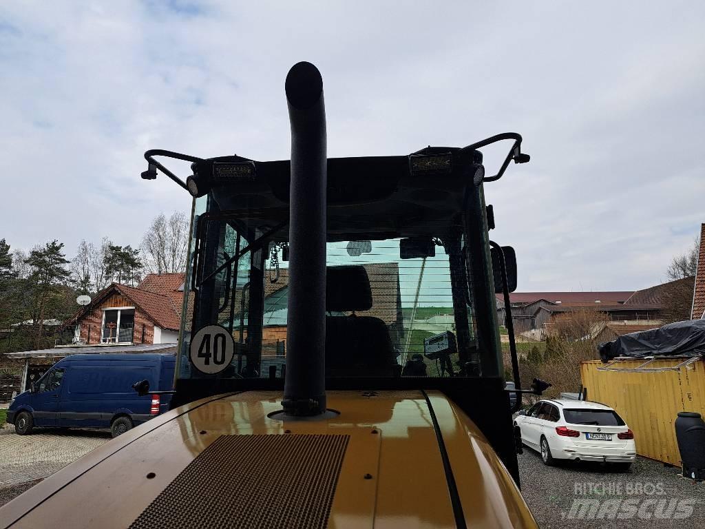 CAT 910 Wheel Loaders
