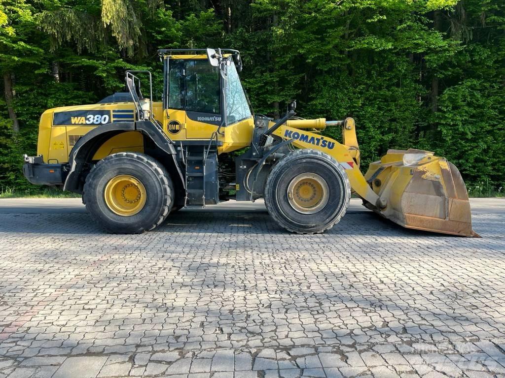 Komatsu WA 380-8 Wheel Loaders