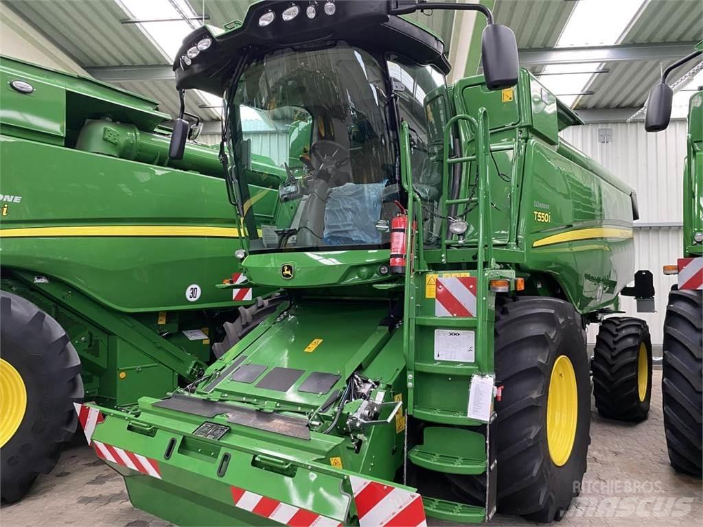 John Deere T550i Combine Harvesters