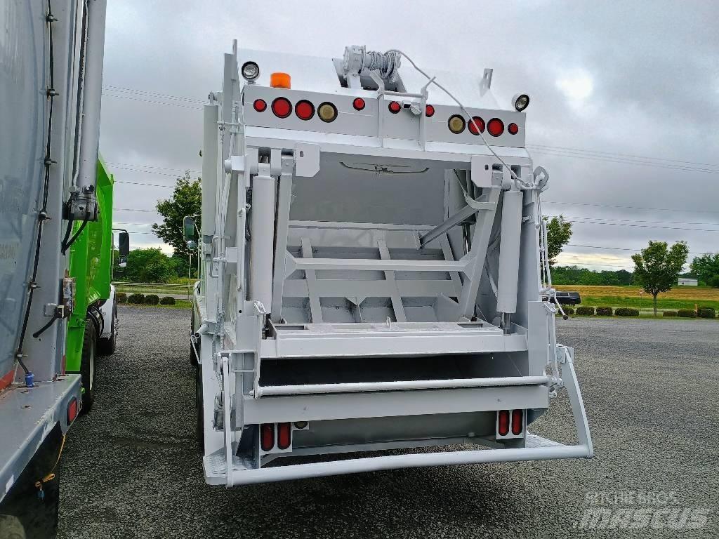 Sterling L7500 Garbage Trucks / Recycling Trucks