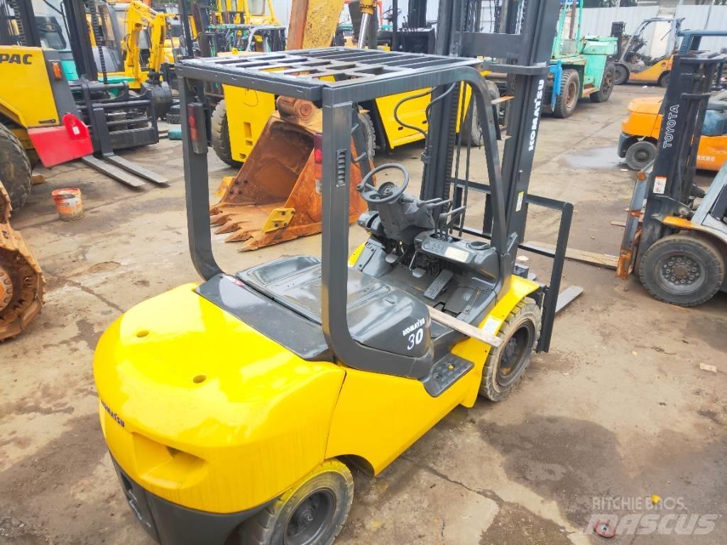 Komatsu FD 30 T-17 Diesel Forklifts