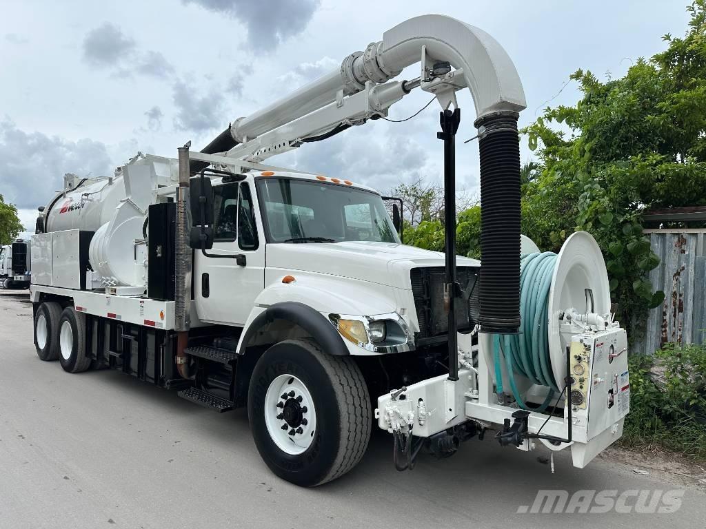International 7400 Vacuum Trucks