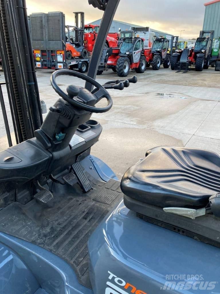 Toyota 02-8 FDF 25 Diesel Forklifts
