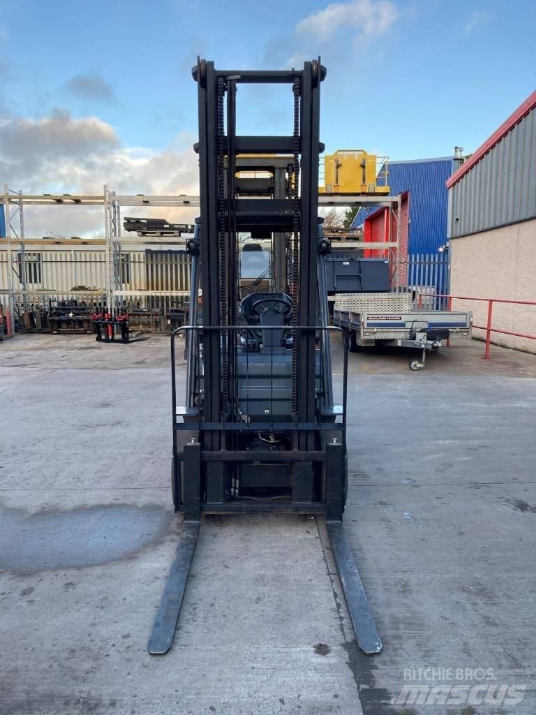 Toyota 02-8 FDF 25 Diesel Forklifts