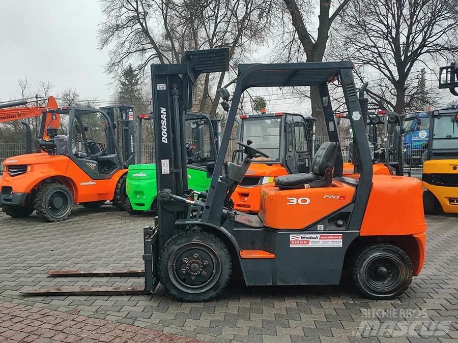 Doosan D30G Diesel Forklifts