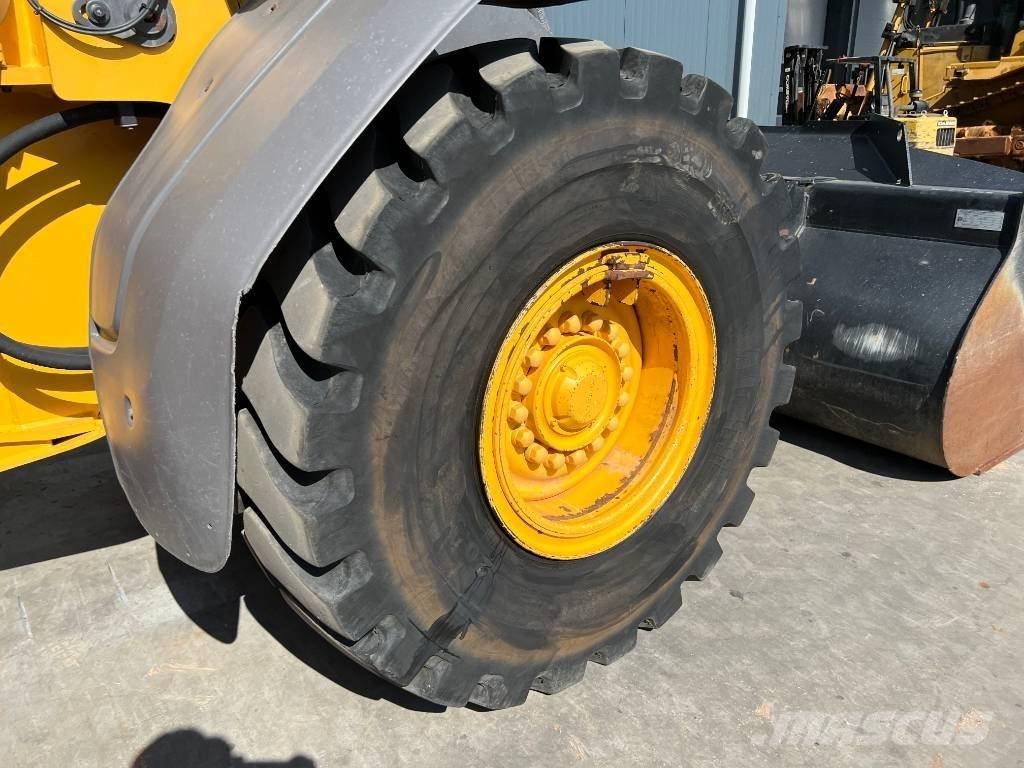 Volvo L90H Wheel Loaders