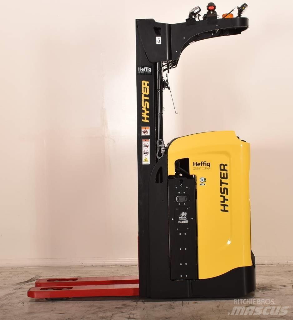 Hyster RS1.6 Self Propelled Stackers