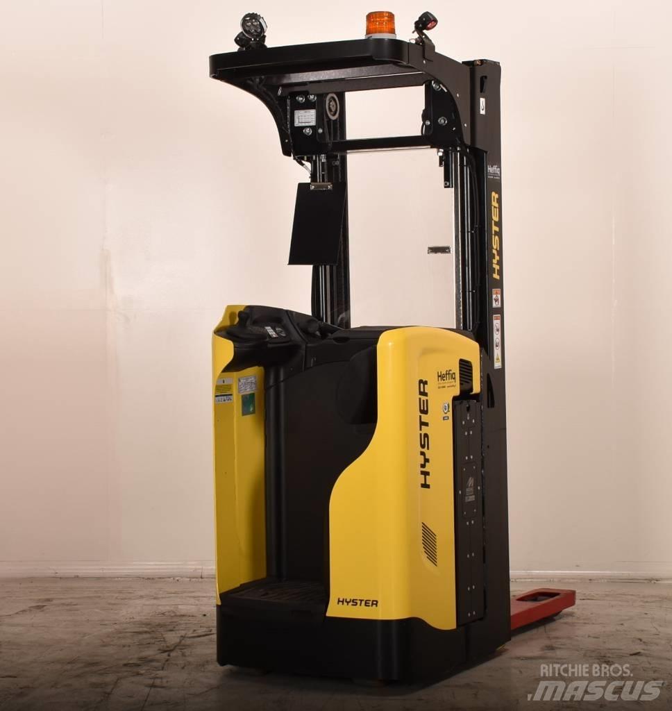 Hyster RS1.6 Self Propelled Stackers