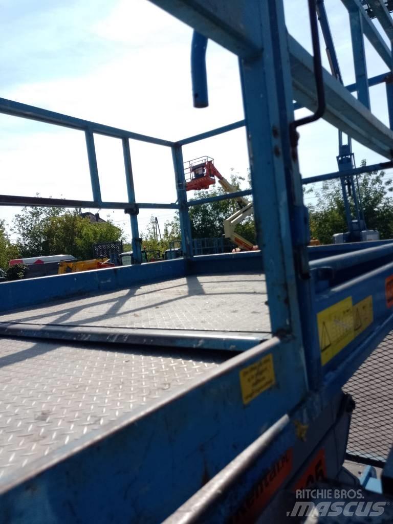 Genie GS 4390 Scissor Lifts