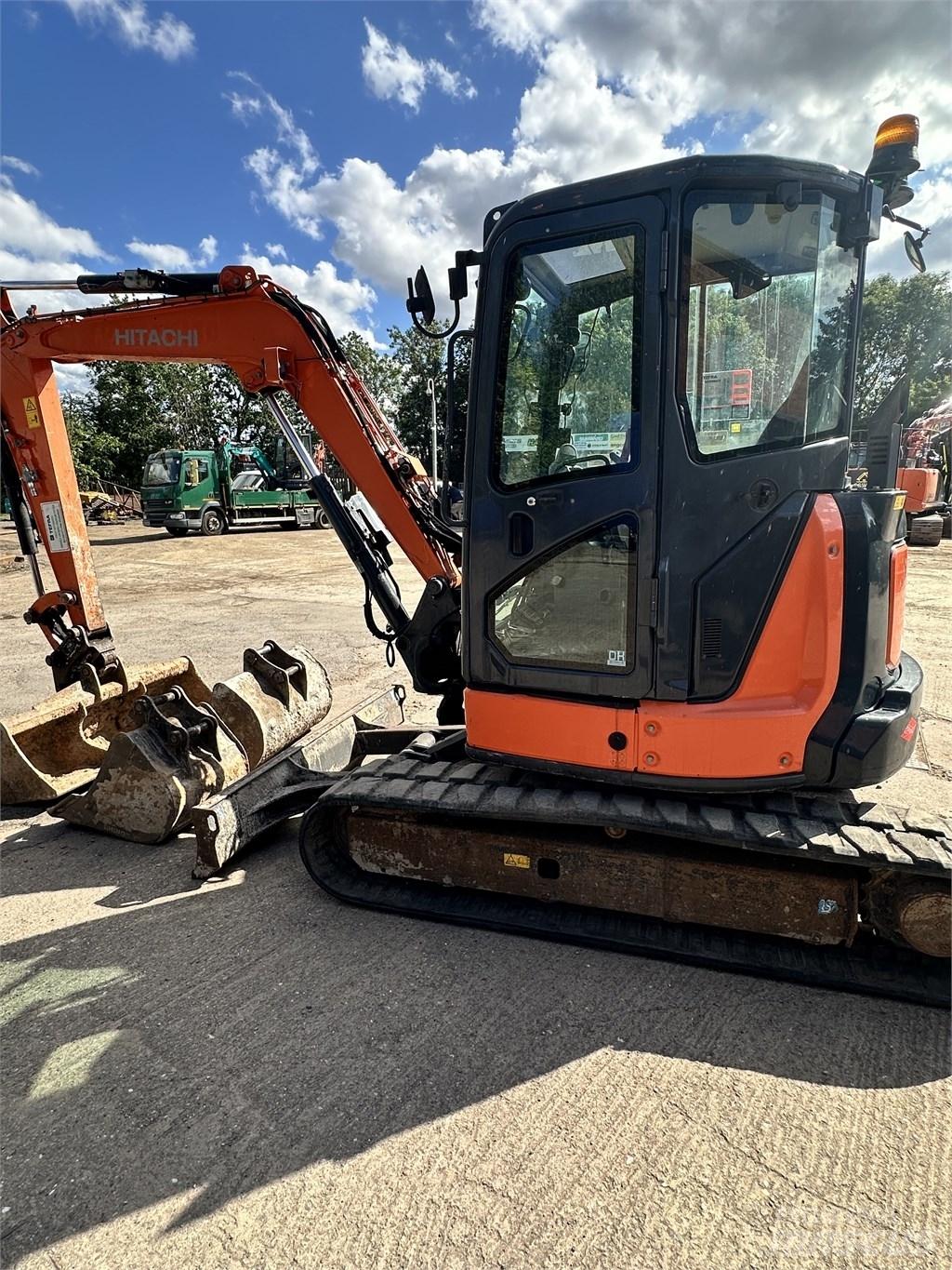 Hitachi 55U Mini Excavators <7t (Mini Diggers)